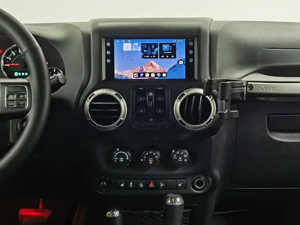 Jeep Wrangler 2017 — фото 12