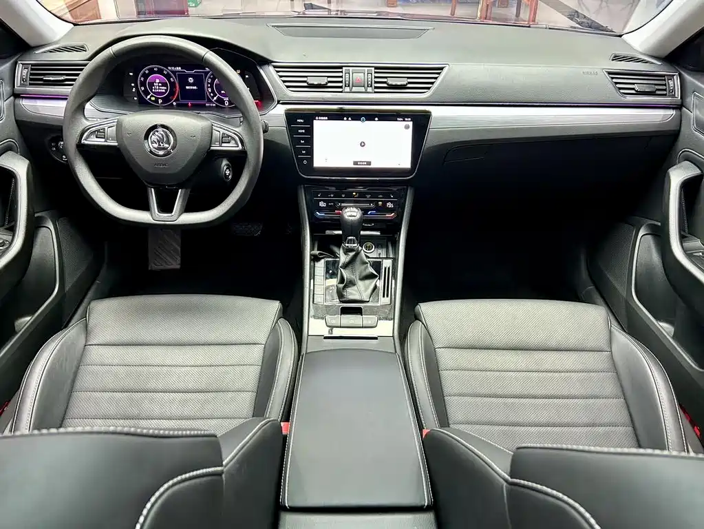 Skoda Superb 2023 — фото 12