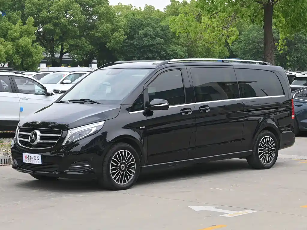 Mercedes-Benz V-Class 2018 — фото 1