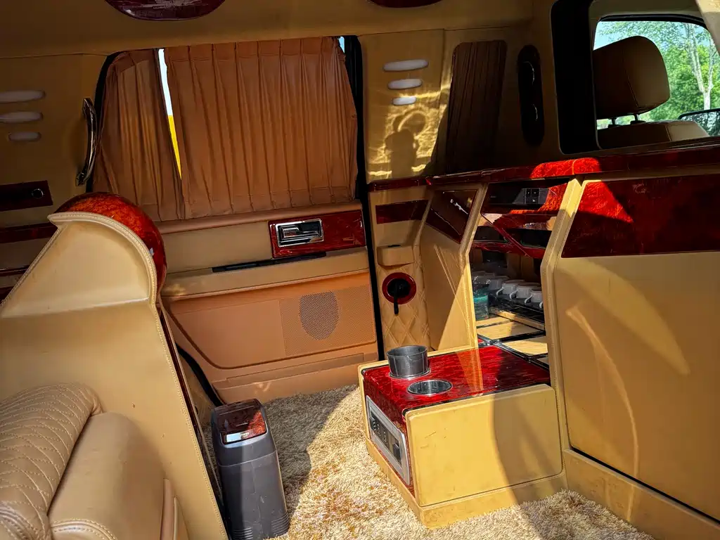 Lincoln Navigator 2018 — фото 18