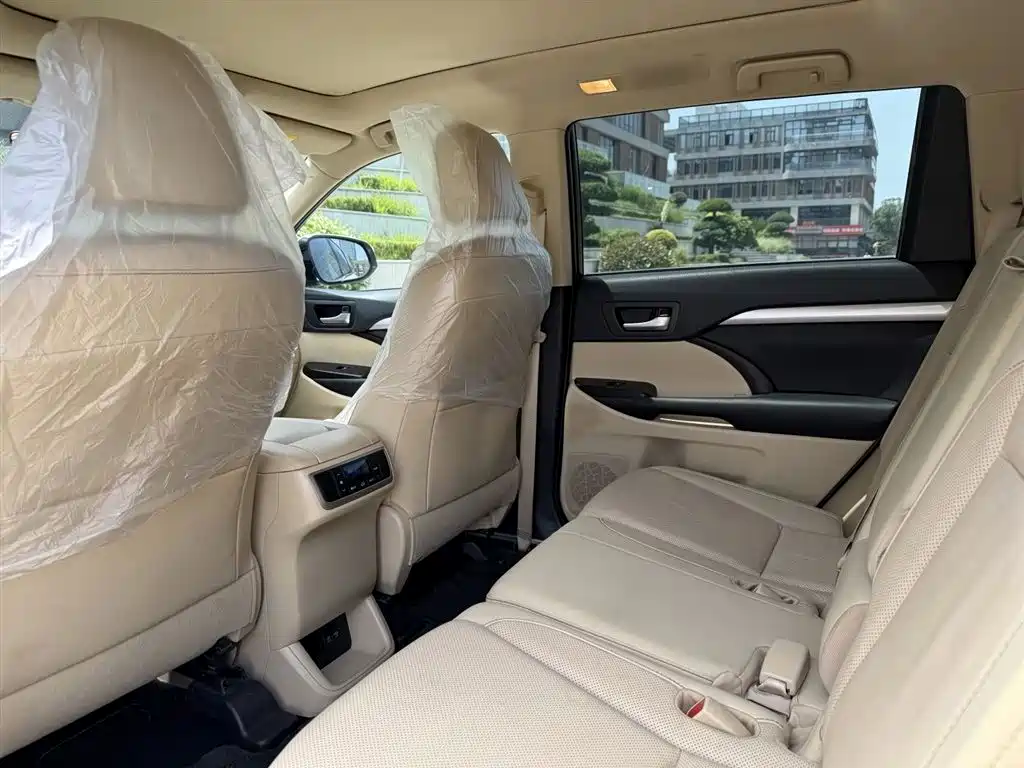 Toyota Highlander 2020 — фото 10
