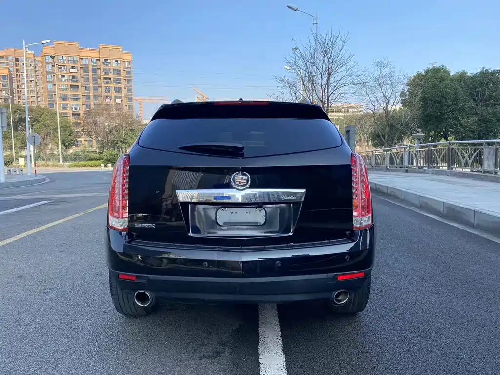 Cadillac SRX 2016 — фото 9