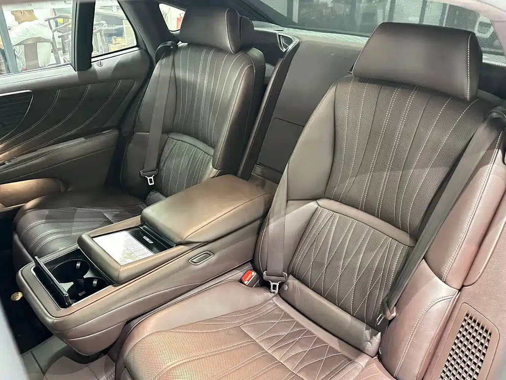 Lexus LS 2020 — фото 16
