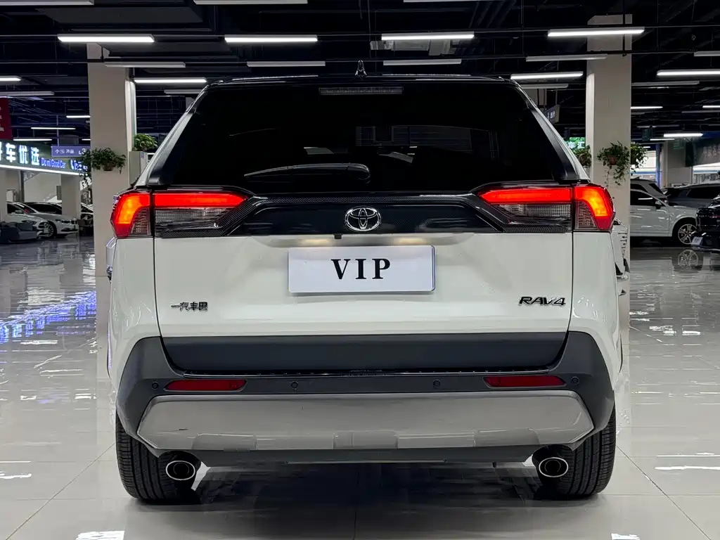 Toyota RAV4 2021 — фото 6