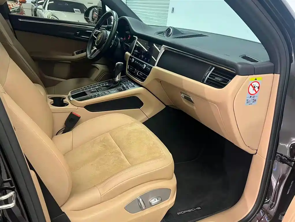 Porsche Macan 2020 — фото 13