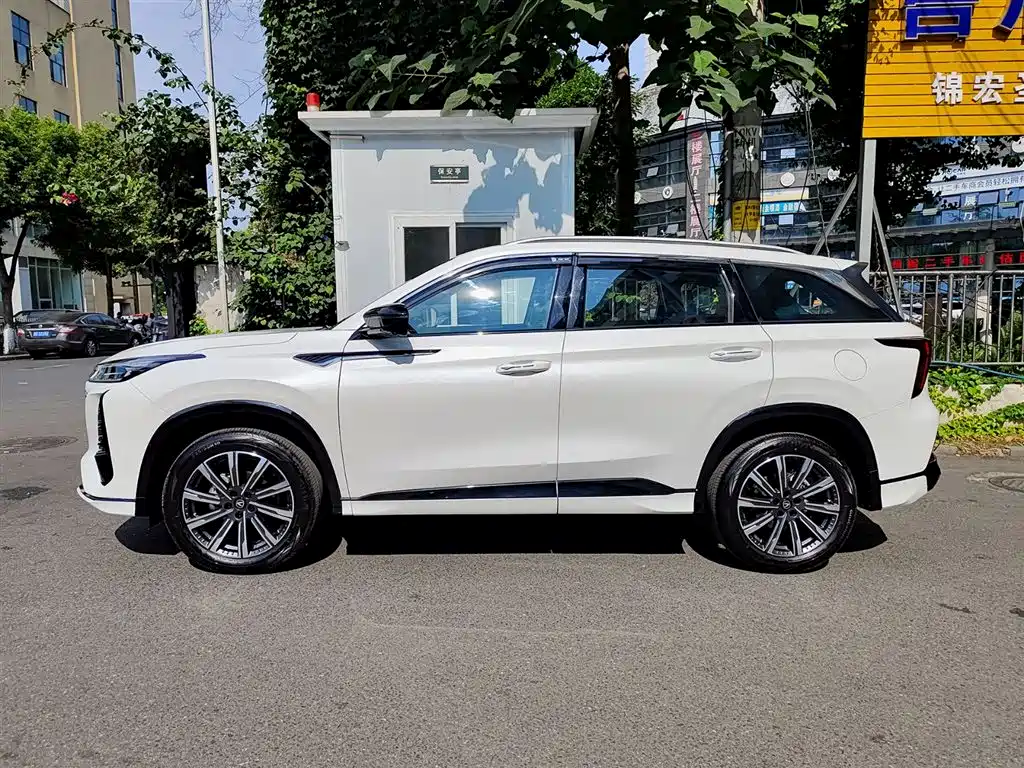 Changan CS75 PLUS 2025 — фото 3