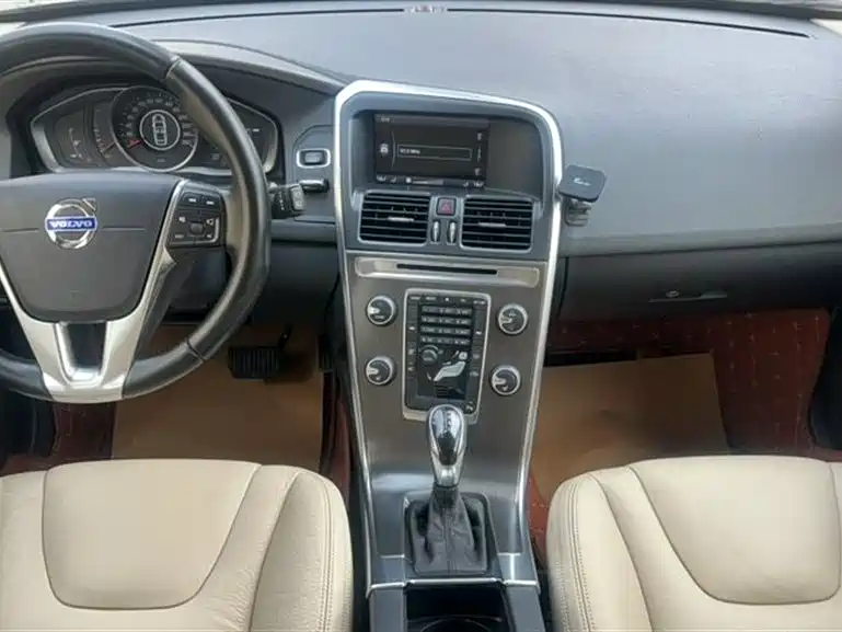Volvo XC60 2014 — фото 6
