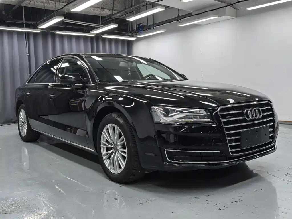 Audi A8 2015 — фото 3