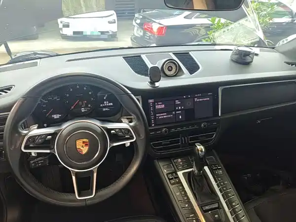 Porsche Macan 2023