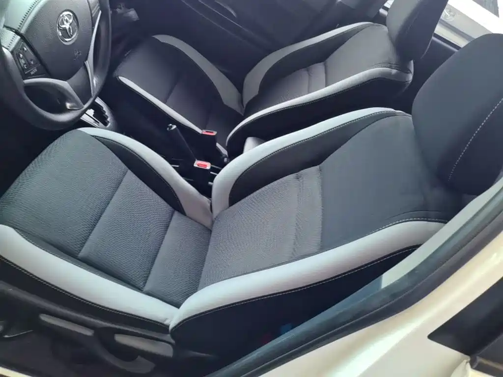 Toyota Yaris L 2022 — фото 15