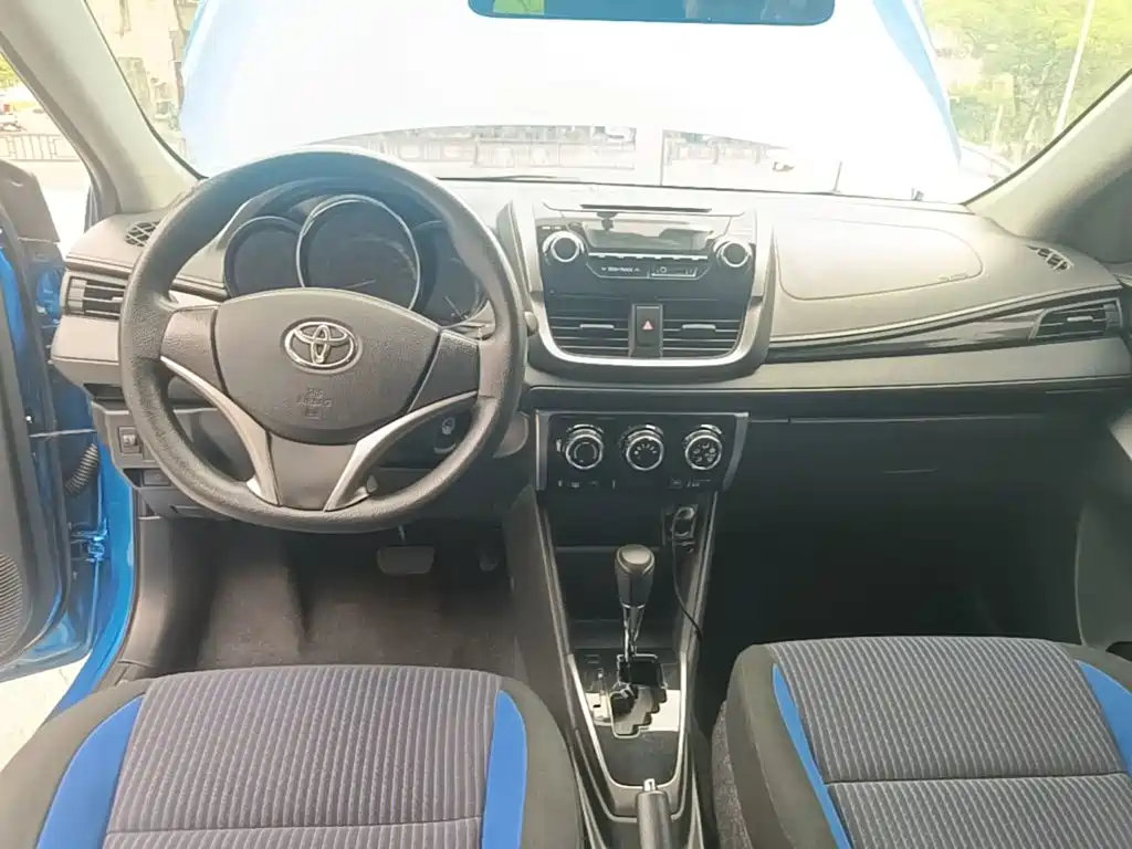 Toyota Yaris L 2016 — фото 10
