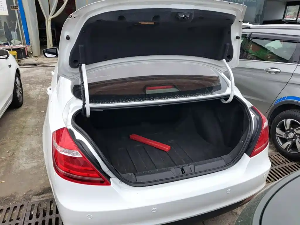 Geely Emgrand 2015 — фото 19