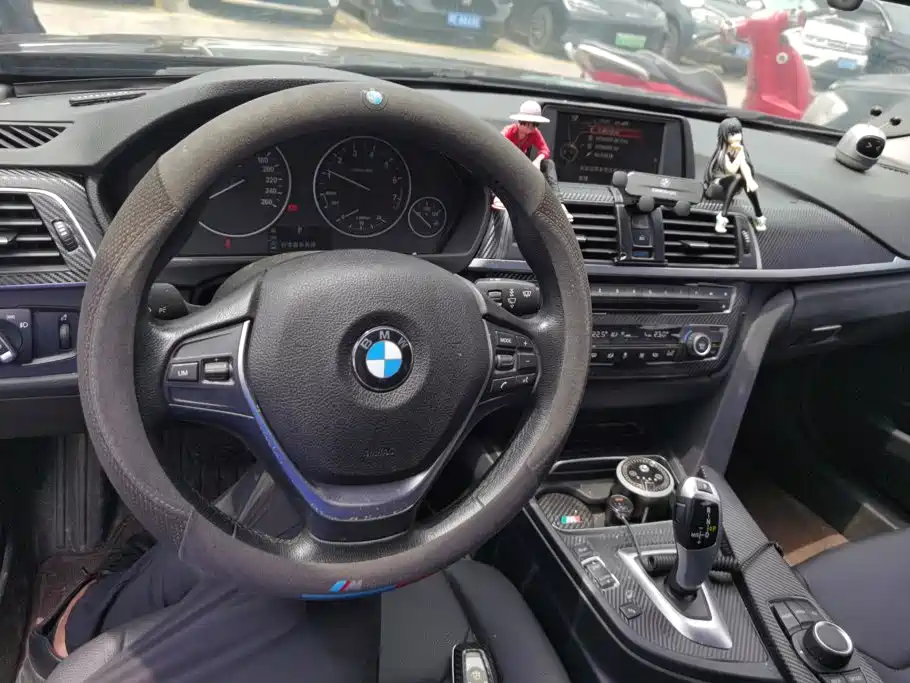 BMW 3 Series 2017 — фото 12