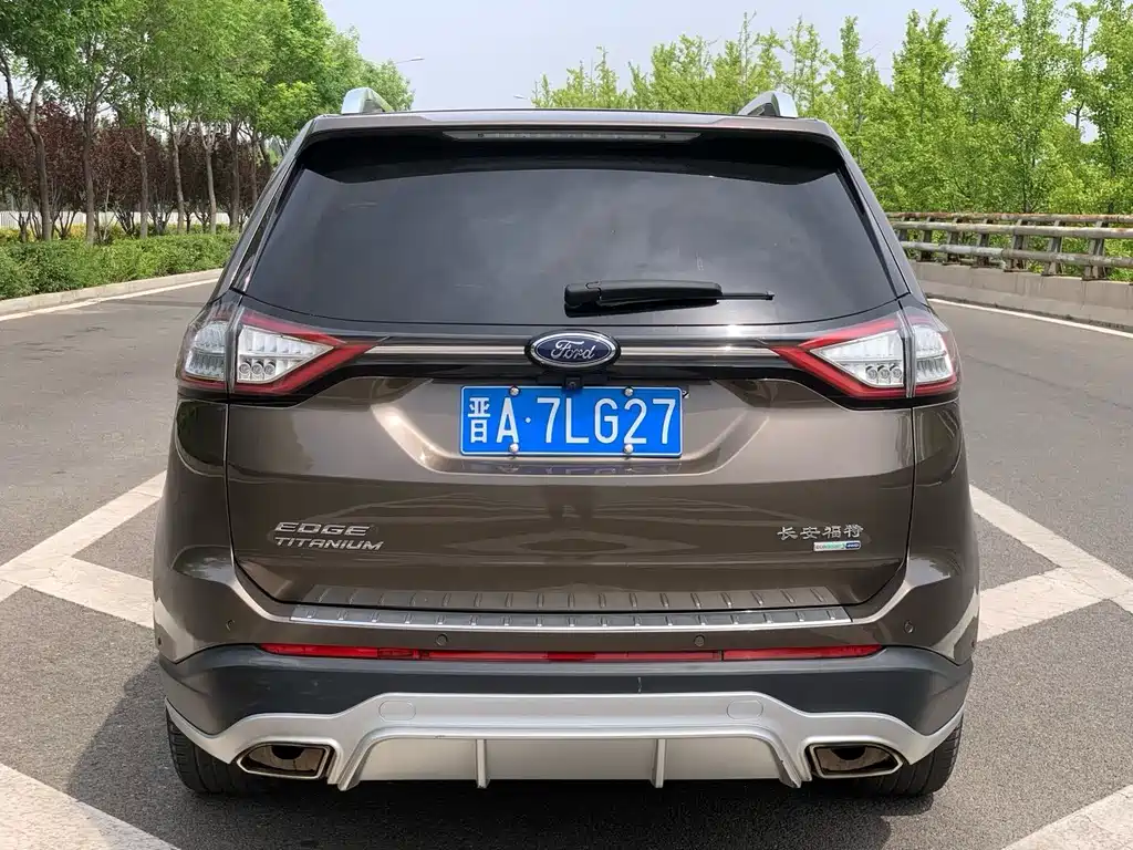 Ford Edge 2017 — фото 12