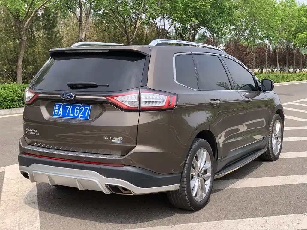 Ford Edge 2017 — фото 10