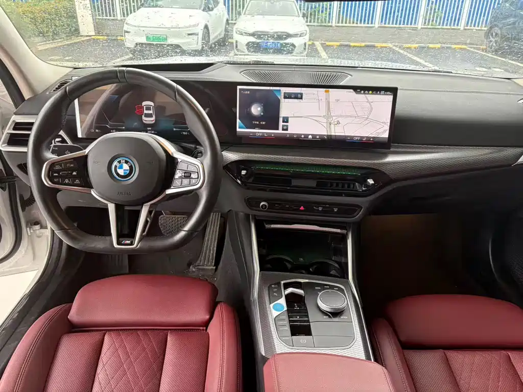 BMW i3 2024 — фото 8