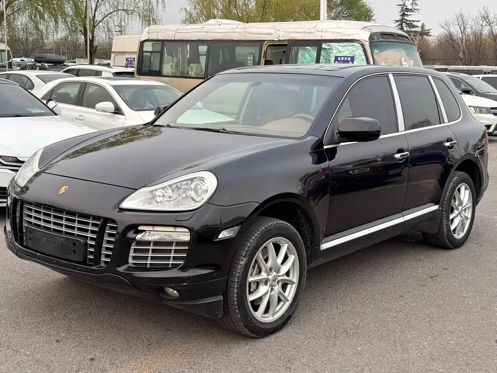 Porsche Cayenne 2010 — фото 1