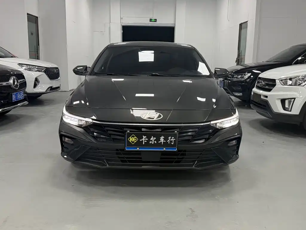 Hyundai Elantra 2025