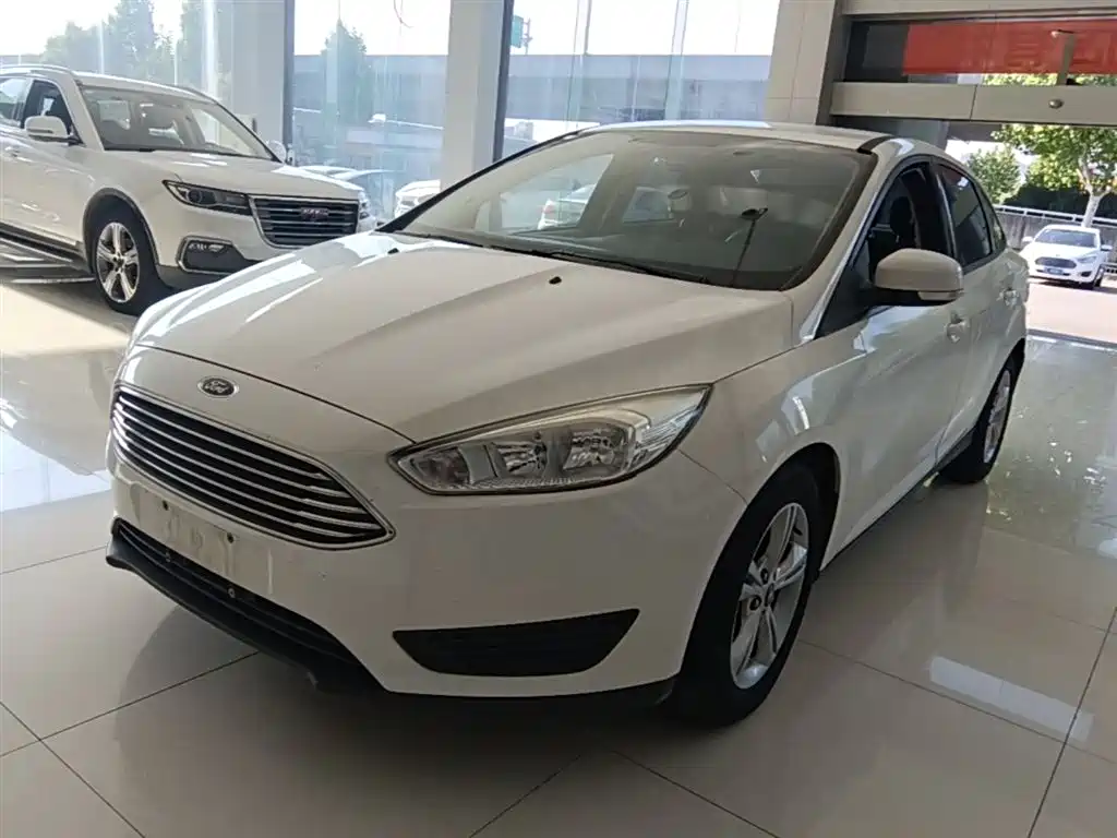 Ford Focus 2018 — фото 1