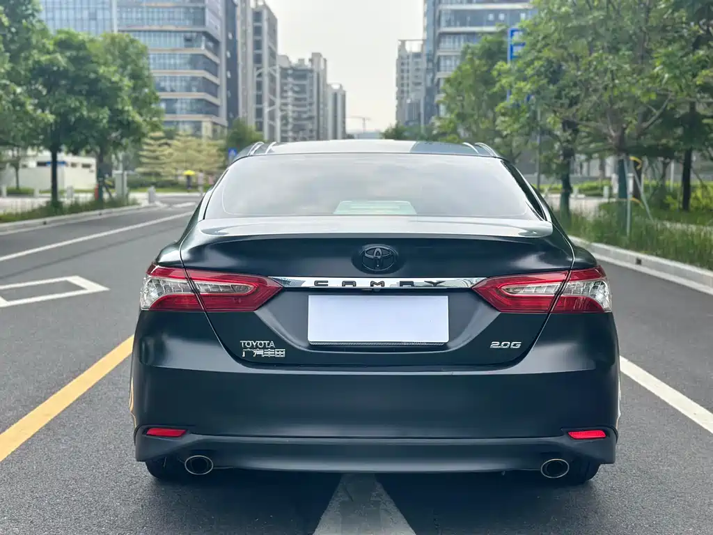 Toyota Camry 2018 — фото 13