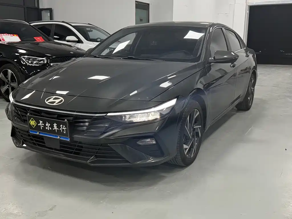 Hyundai Elantra 2025