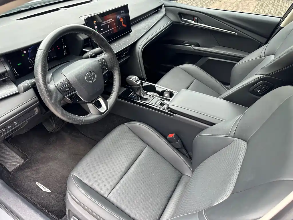 Toyota Camry 2024 — фото 39
