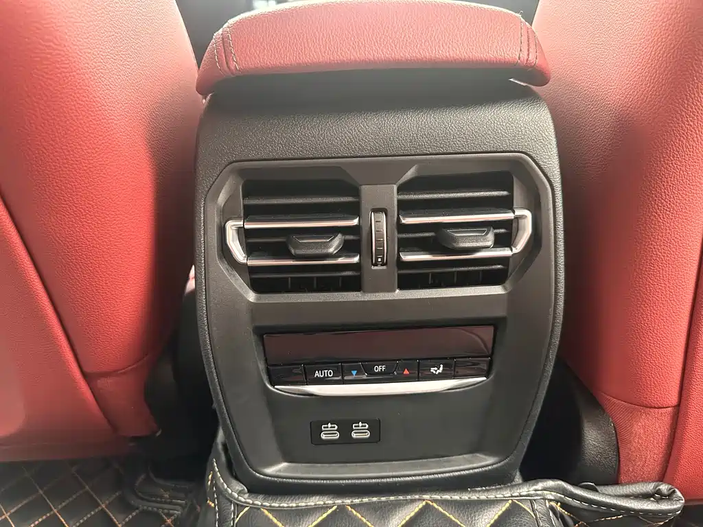 BMW 3 Series 2023 — фото 11