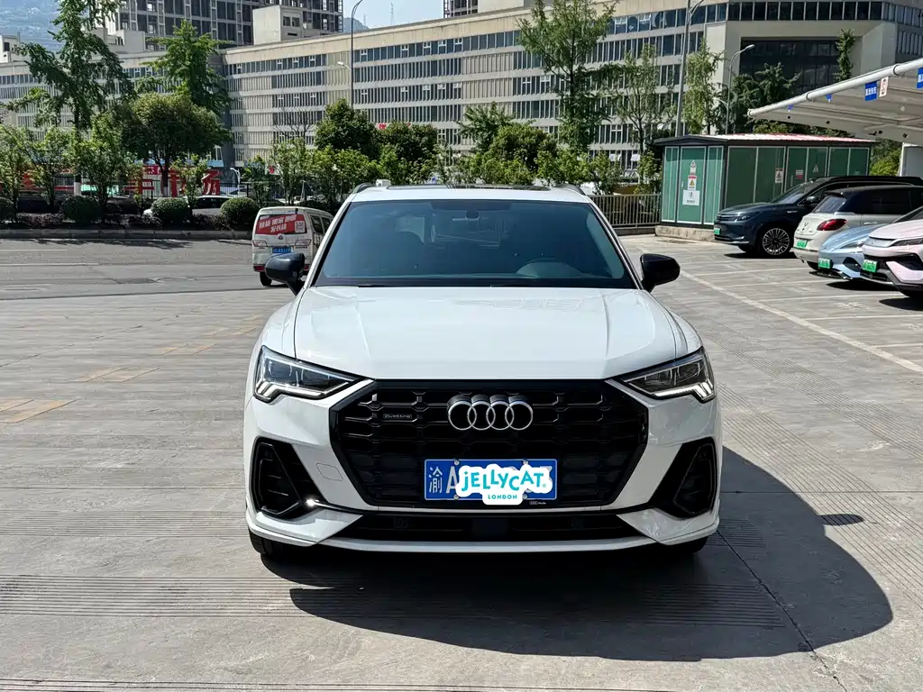 Audi Q3 2022 — фото 2