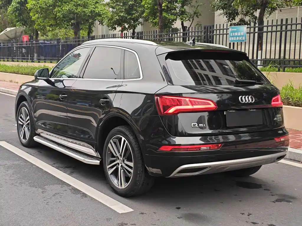 Audi Q5L 2021 — фото 4