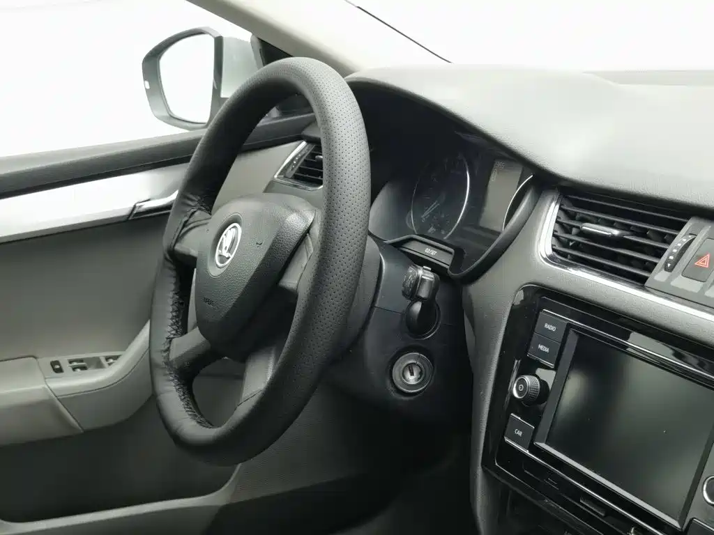 Skoda Octavia 2015 — фото 22