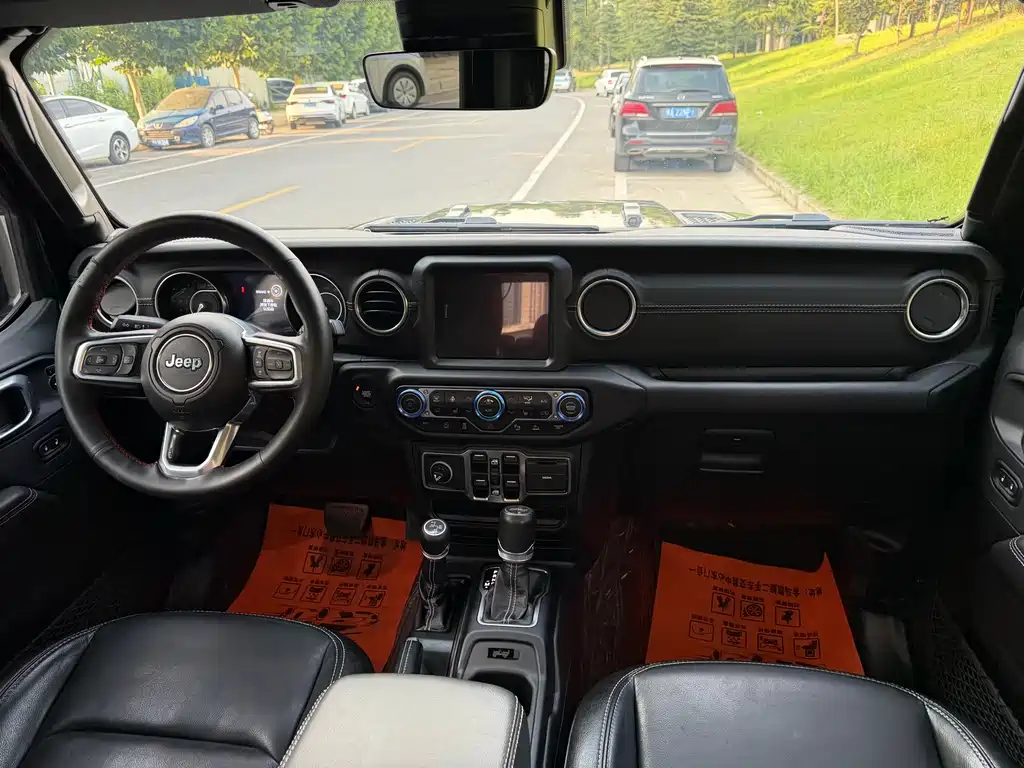 Jeep Wrangler 2021 — фото 11