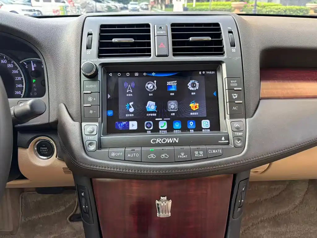 Toyota Crown 2012 — фото 10