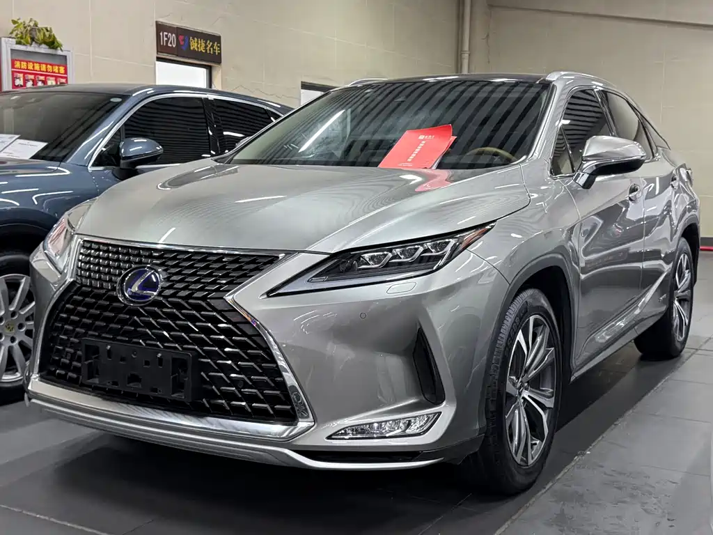 Lexus RX 2020 — фото 1