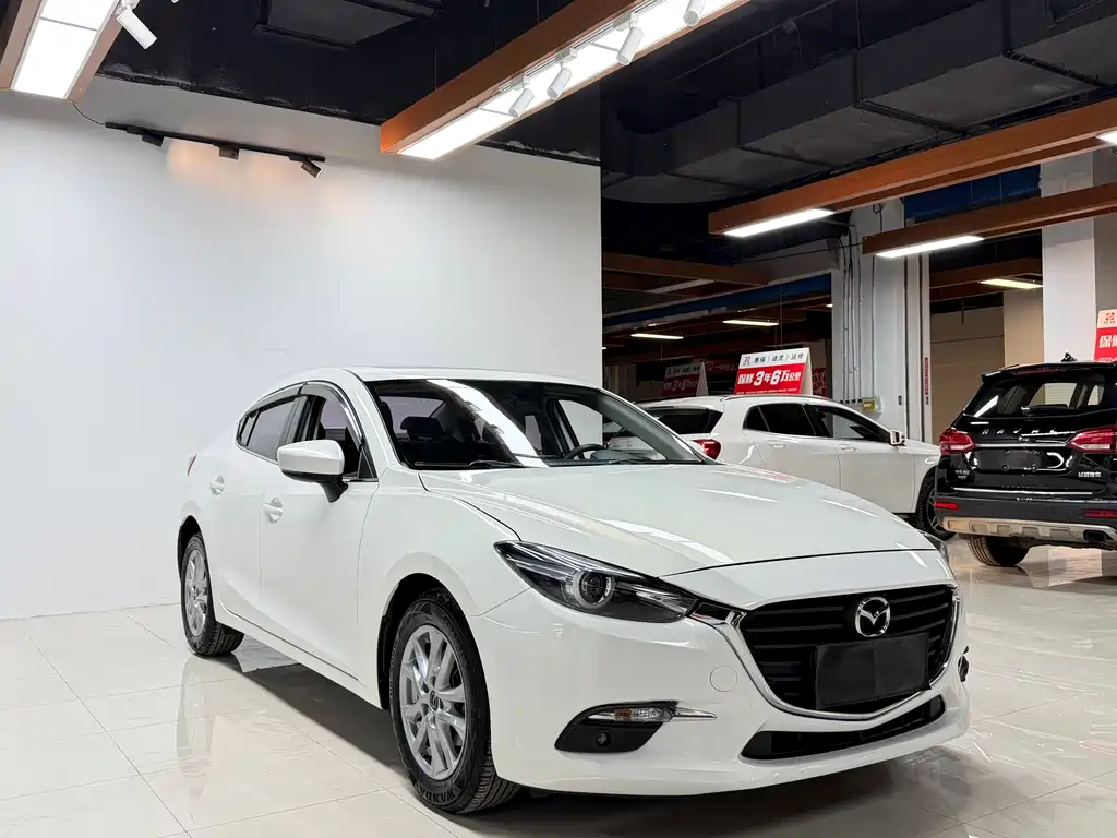 Mazda 3 Axela 2018 — фото 3