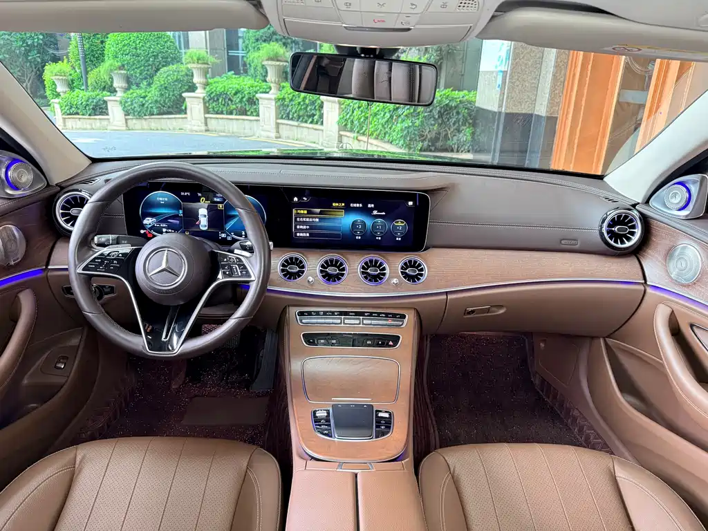 Mercedes-Benz E-Class 2022 — фото 13