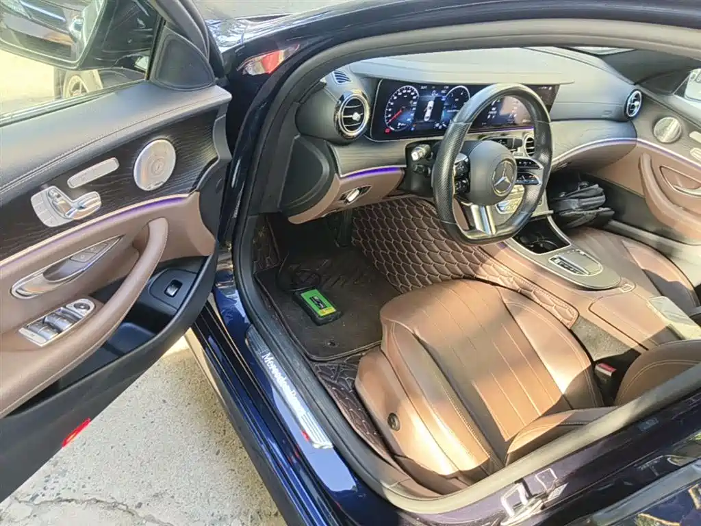 Mercedes-Benz E-Class 2022 — фото 16