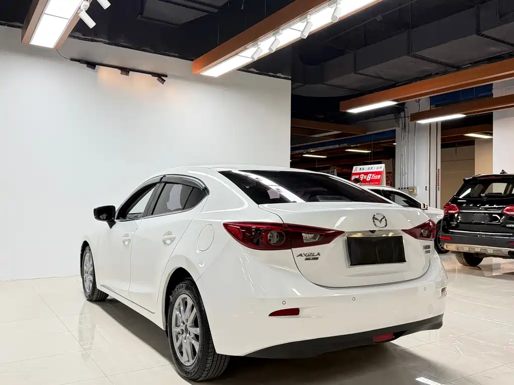Mazda 3 Axela 2018 — фото 6