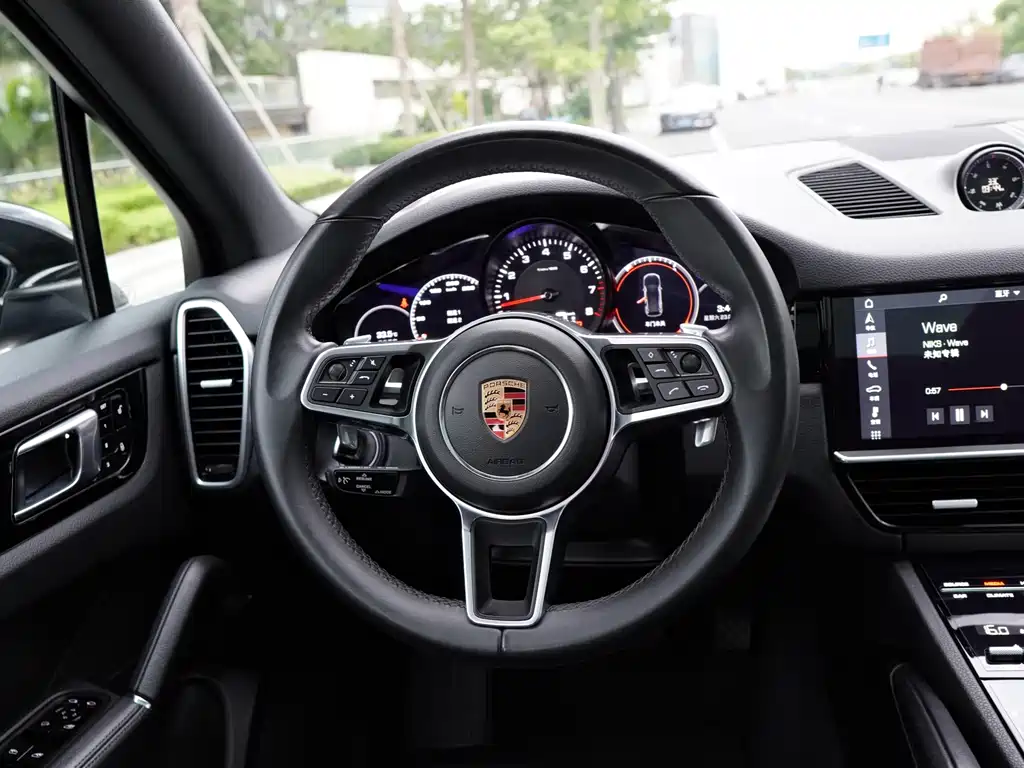 Porsche Cayenne 2018 — фото 9