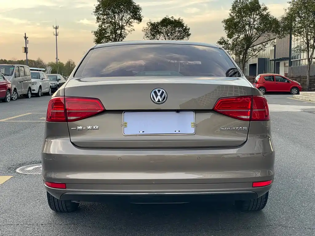 Volkswagen Sagitar 2017 — фото 16
