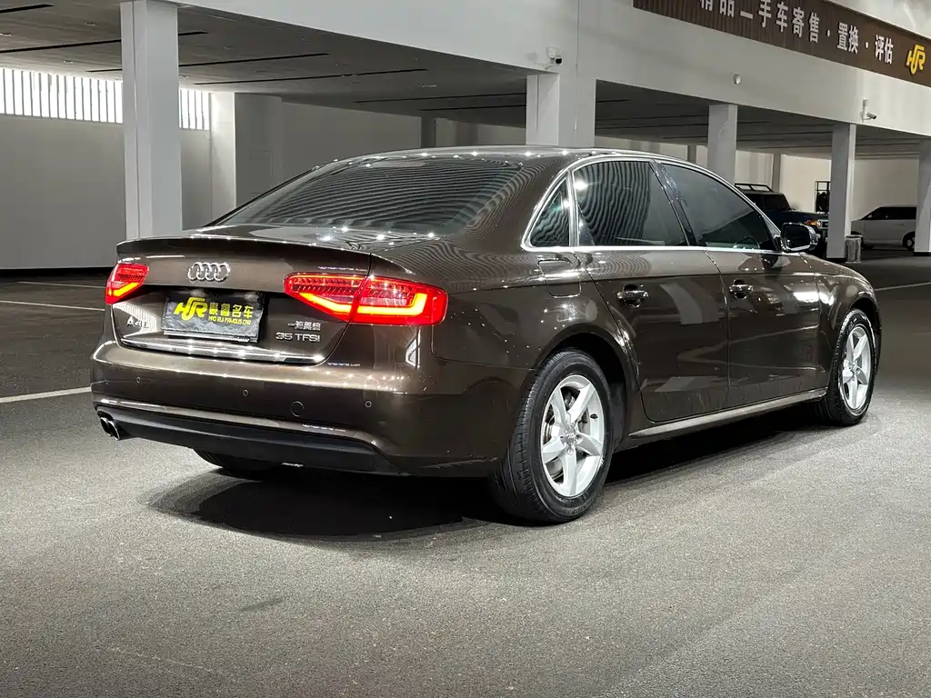 Audi A4L 2015