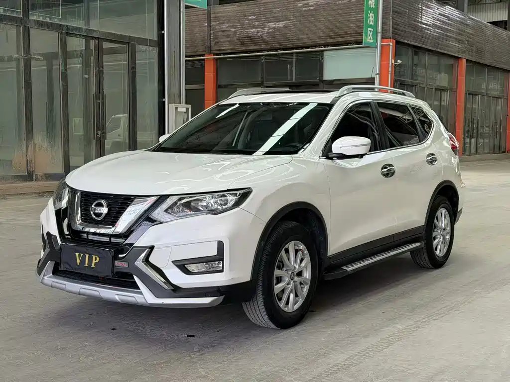 Nissan X-Trail 2018 — фото 1