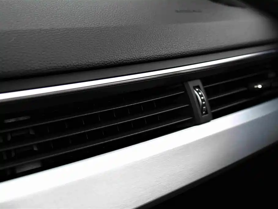 Audi A4L 2022 — фото 10