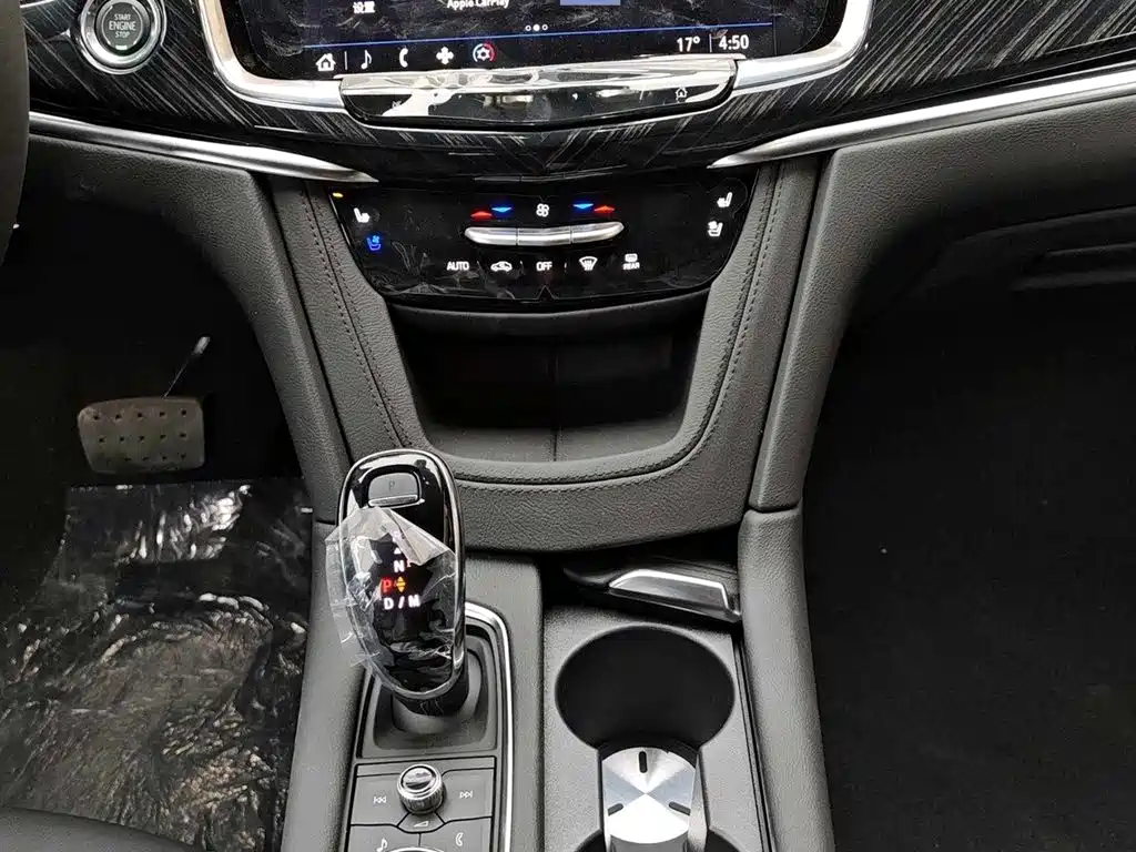 Cadillac XT6 2026 — фото 11