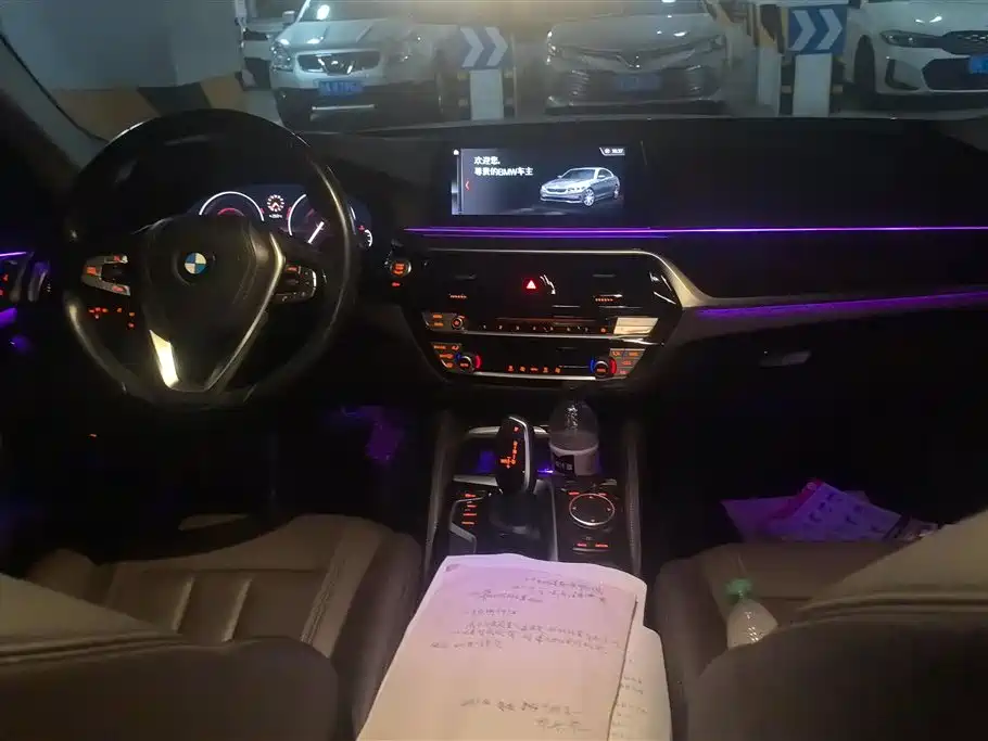 BMW 5 Series 2019 — фото 12