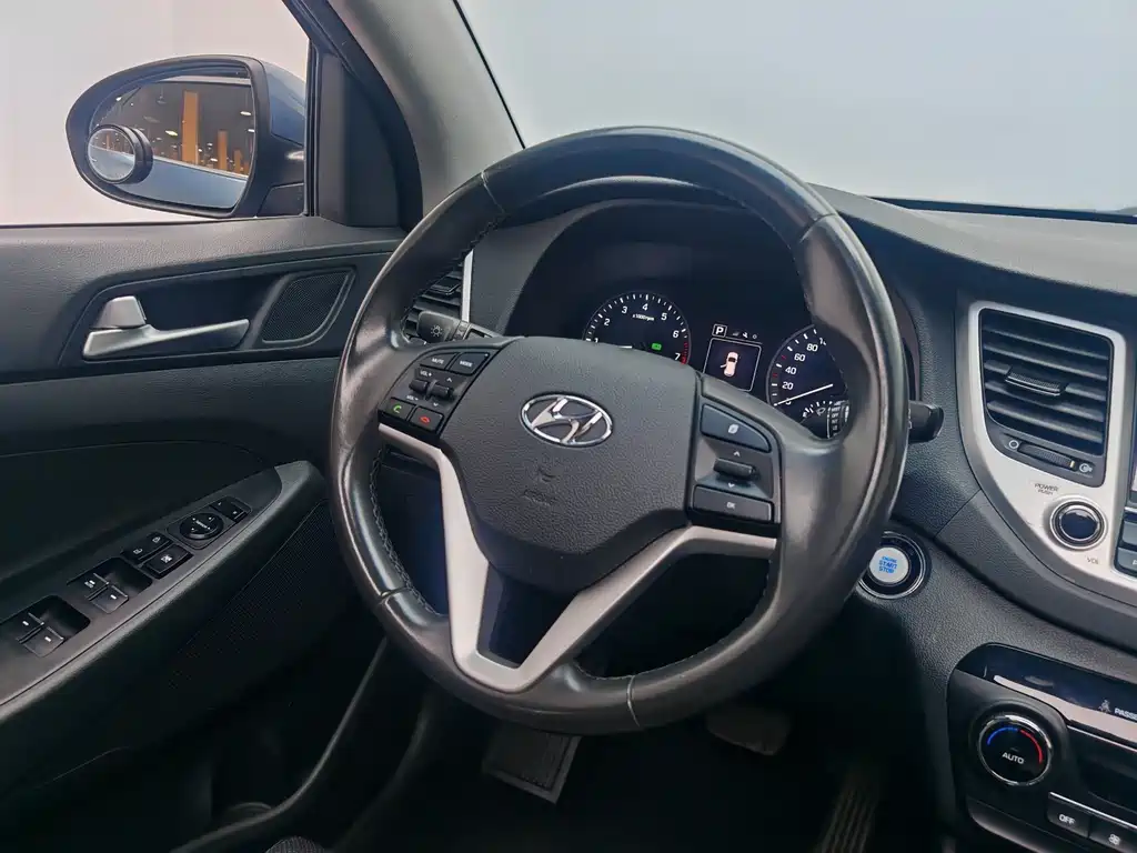 Hyundai Tucson 2018 — фото 16