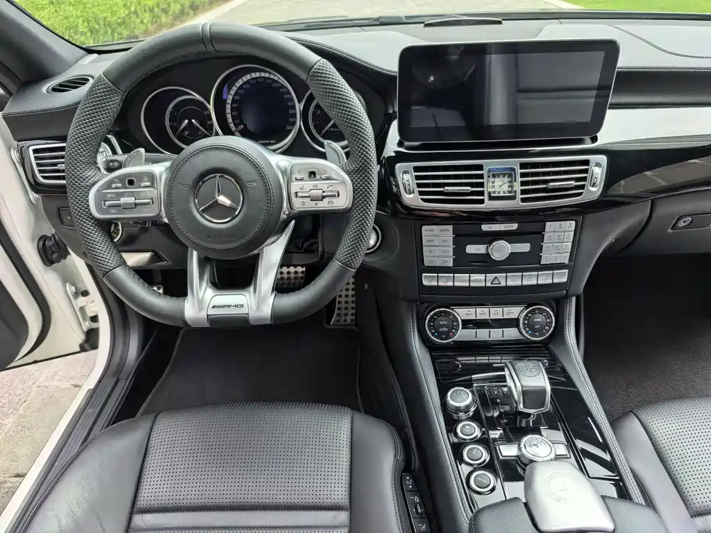 Mercedes-Benz CLS AMG 2018 — фото 26