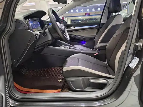 Volkswagen Golf 2023
