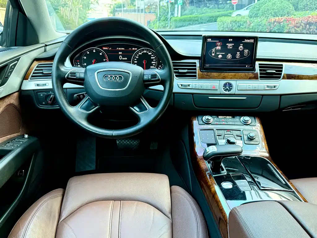 Audi A8 2013 — фото 16