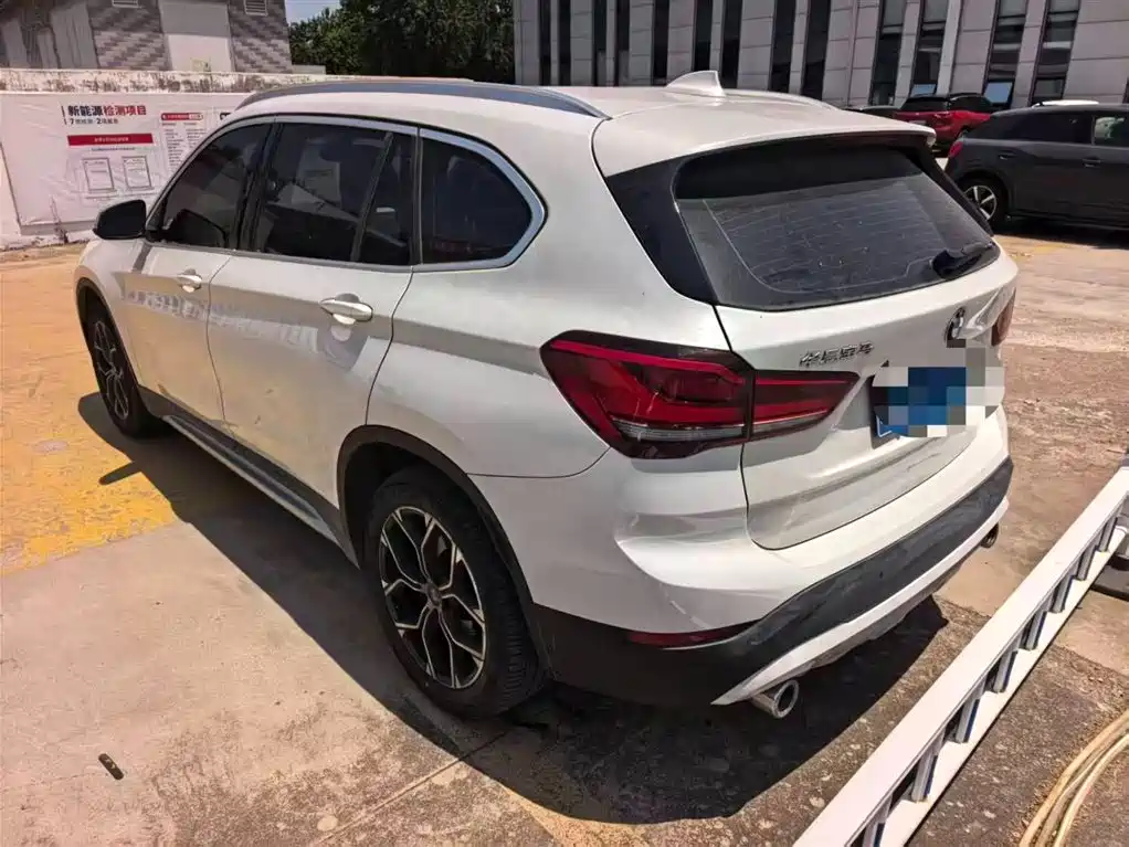 BMW X1 2022 — фото 9