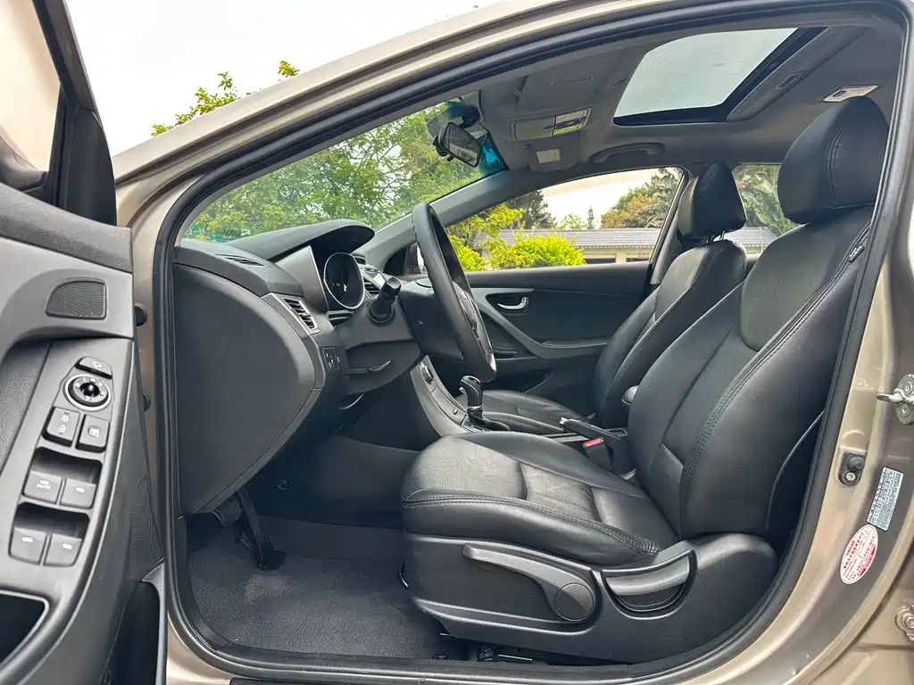 Hyundai Elantra Langdong 2017 — фото 10